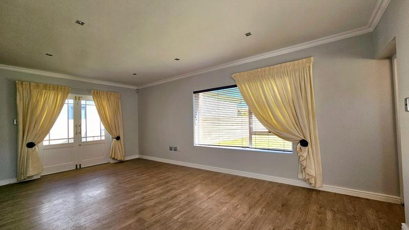 3 Bedroom Property for Sale in Dana Bay Western Cape